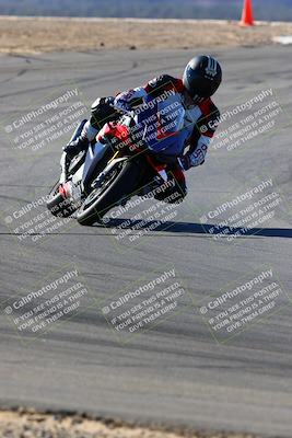 media/Jan-09-2022-SoCal Trackdays (Sun) [[2b1fec8404]]/Turns 9 and 8 (920am)/